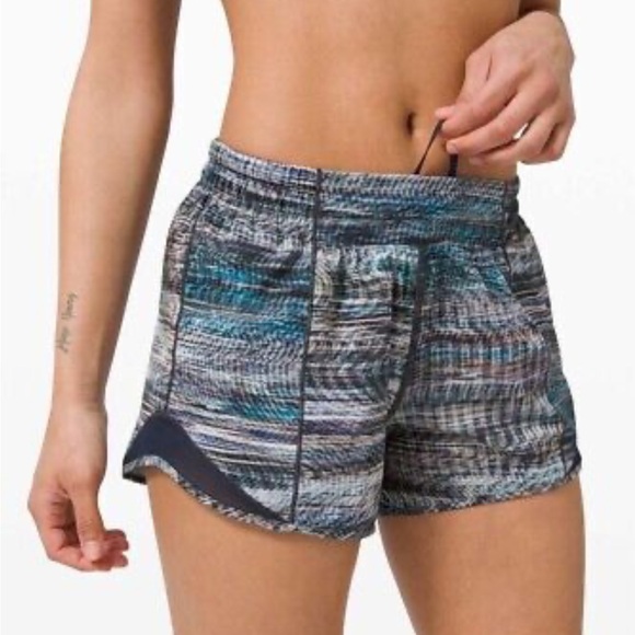 Lululemon Hotty Hot 4” Lined Shortin Digital Oasis Gray Multi Navy - Picture 2 of 14